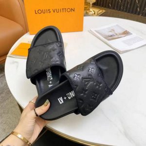 Louis Vuitton Chinelo Com Estampa Monogramada pre-owned - Farfetch